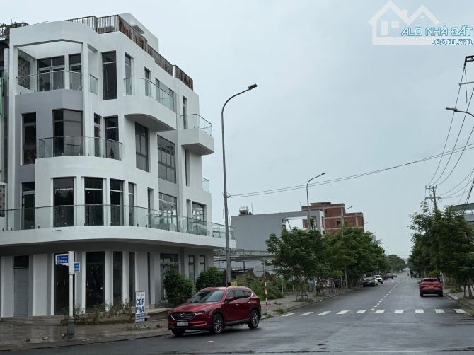 Bán Shophouse 4 tầng - Góc 2 mặt tiền đường Nguyễn Sinh Sắc - 2
