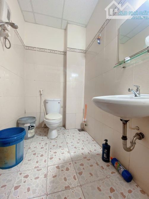 Hẻm 214 Nguyễn Trãi 93m2 Giá 12 tỷ Quận 01 - 2