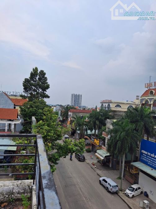 Cho thuê 3 căn liền kề nhà mặt tiền N2 - có thang máy kế Vincom 550 liền kỀ Thủ Đức. - 2
