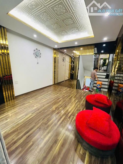 Bán nhà phân lô 60m ra mặt phố Nguyễn Chí Thanh ô tô vào nhà 5 tầng 45m2 mới tinh KD tốt - 2