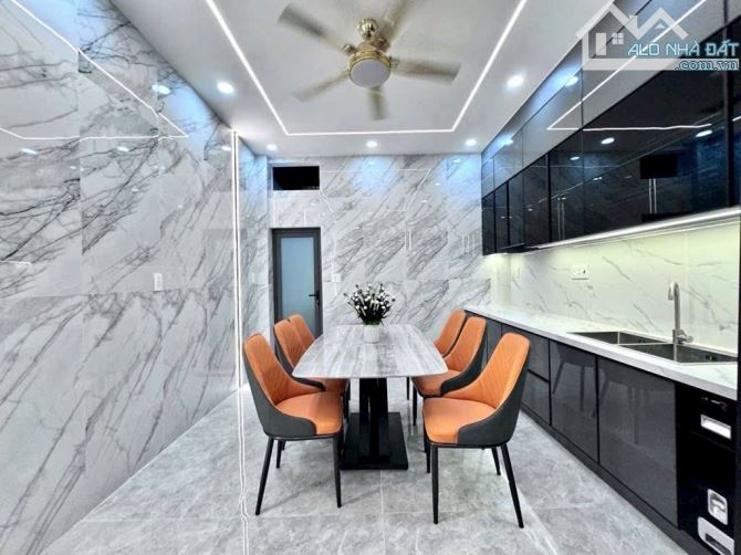 💥💥💥HẺM XE HƠI THÔNG 1 TRỤC HUỲNH VĂN NGHỆ CỐNG LỞ - 4 TẦNG - DT 4Mx18M - SIÊU PHẨM NHÀ - 2