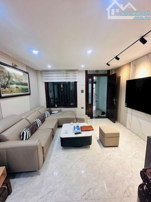 bán nhà Lạc Long Quân, DT 40m² x 5T, MT 3.7 🧧 12 tỷ, Cầu Giấy - 2