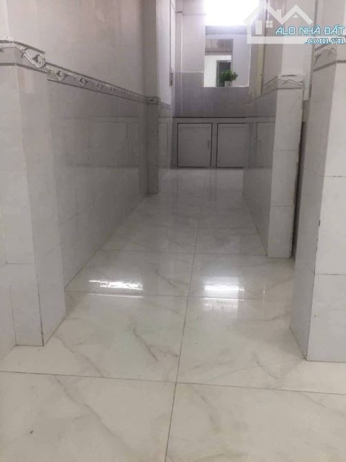 CG BÁN ĐẤT TẶNG NHÀ CẤP 4 _ DT_5 M×20M  NGAY NGẢ 4 THỦ ĐỨC _ LÊ VĂN VIỆT HIỆP PHÚ. - 2