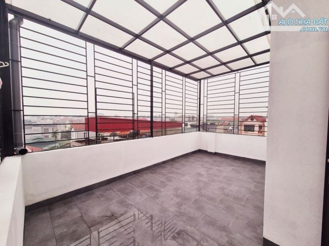 Phố Xuân Đỗ -Trung tâm Phường- Cổ Linh-Thạch Bần - 2