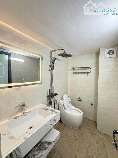 Bán nhà Đỗ Nhuận, 52m x 4 tầng, dân xây ở sướng, full nội thất, lô góc thoáng sángua - 2