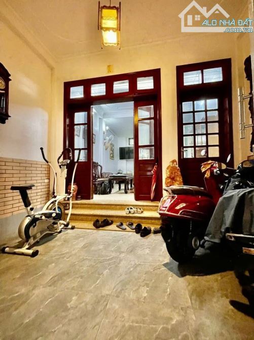 CẦU GIẤY – 41M² – 6 TẦNG – MT 4.4M – NGÕ THẲNG TẮP 20M RA PHỐ – THANG MÁY – 14.6 TỶ - 2