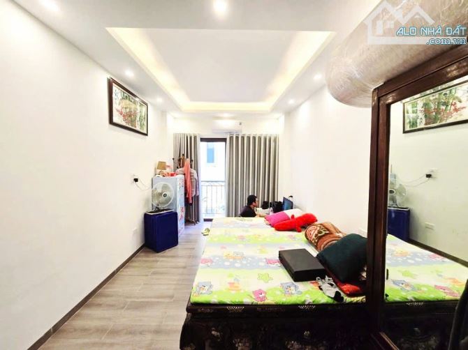 Bán nhà, còn mới, thang máy, full đồ, Đội Cấn, Ba Đình, dt: 35 m2, giá 10 tỷ 600 tr, - 2