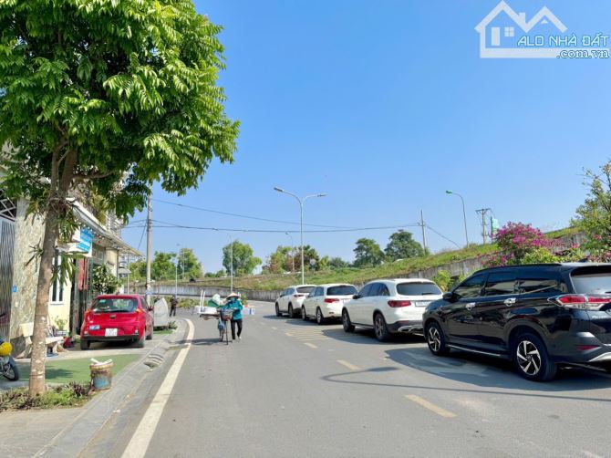 Lô đất Phúc Lợi, Vỉa hè 4 oto tránh kinh doanh dt 70m2 - MT 6.2m - Giá đầu tư - 2