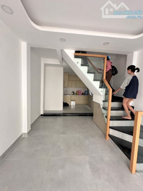 NHÀ 2 TẦNG ĐỐI DIỆN GIGAMALL TẶNG FULL NỘI THẤT - 2