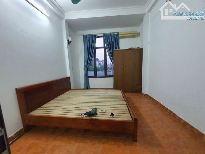 Cho thuê nhà nguyên căn ngõ 260 Tân Mai, 26m2 x 4 tầng, có 2 ngủ khép kín,   8 triệu/tháng - 2