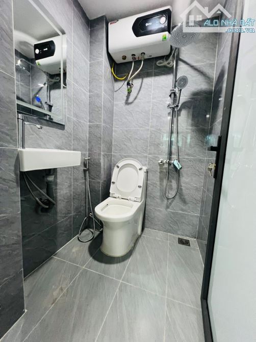 BÁN TẬP THỂ TẦNG 2  XÀ PHÒNG HÀ NỘI,  NGUYỄN TRÃI, THANH XUÂN – 90M² – 3PN. 3,48 TỶ - 2