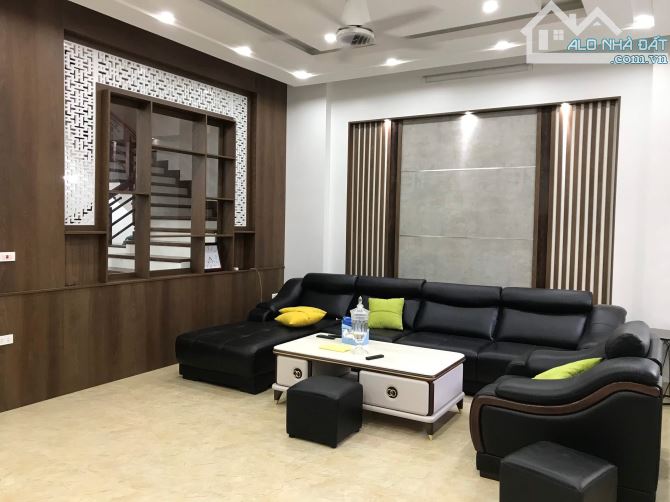 CHÍNH CHỦ CẦN BÁN NHÀ ĐƯỜNG NGUYỄN HỒNG ĐÀO,P14,Q TÂN BÌNH, DT 80M2, 3 TẦNG,GIÁ 10 TỶ TL,N - 2