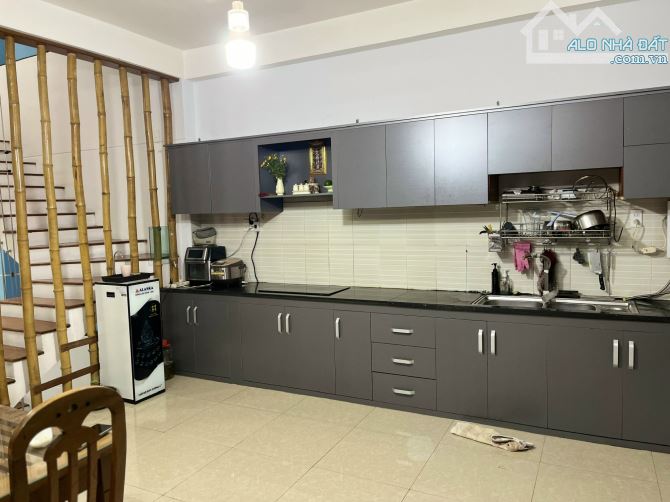 🌅 NHÀ ĐẸP Ở NGAY 4 tầng NGUYỄN XÍ phường Thanh Khê ,DT 125m2/ 375m,ngang 5m .xây tâm huyế - 2