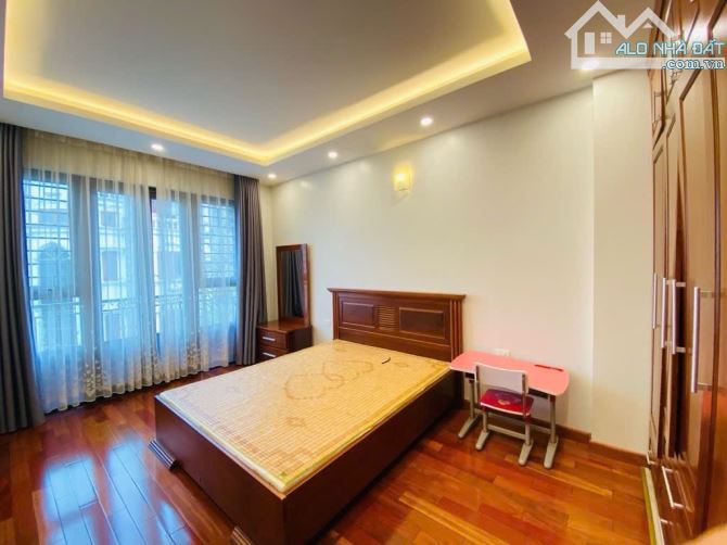 Dân xây mới Việt Hưng, ô tô tránh đỗ, nội thất xịn, cách BigC 100m, DT 65m2, 5T, 12.9 tỷ - 2