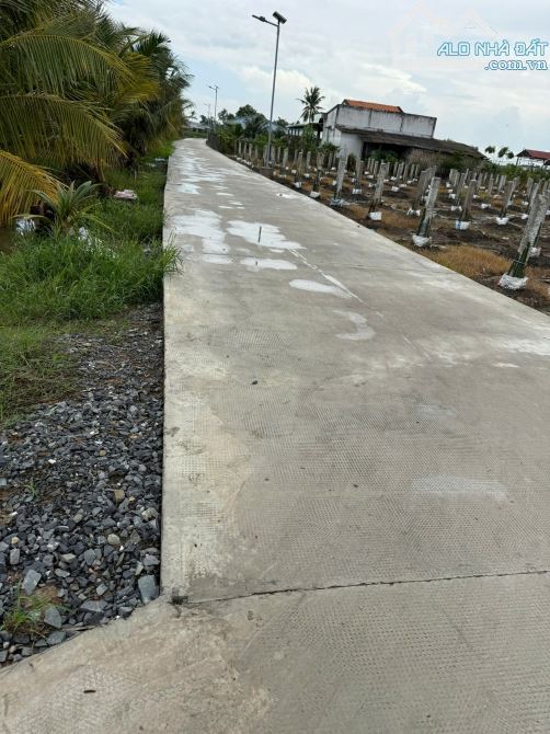 600m2 đất vườn giá rẻ bèo 219tr. Sổ sẵn gần chợ Thanh Phú Long - 2