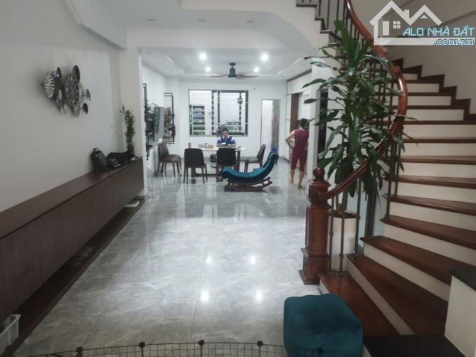 Bán nhà phố Hoa Lâm , Long Biên 66m, 4 tầng, mặt tiền 4m, giá 13.3 tỷ. - 2