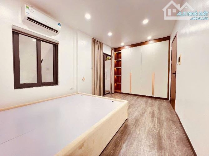 NHÀ ĐẸP THỊNH HÀO-ĐỐNG ĐA 6 TẦNG- - NGÕ THÔNG - LÔ GÓC- 15M RA Ô TÔ - 2