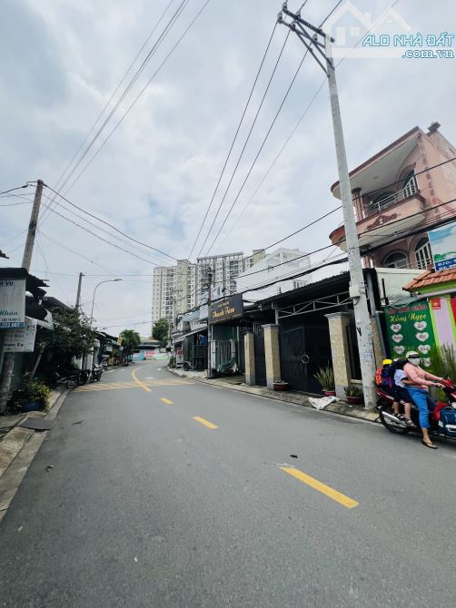 MẶT TIỀN TRẦN THỊ HÈ ĐƯỜNG 12M- DIỆN TÍCH KHỦNG 111M2- 3 TẦNG - SỔ VUÔNG HOÀN CÔNG ĐỦ - 2