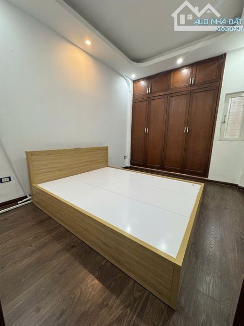 Bán nhà Láng, gần Ngã Tư Sở, 7 phòng cho thuê, doanh thu 25tr/th, 40m2, 5 tầng, giá 8 tỷ - 2