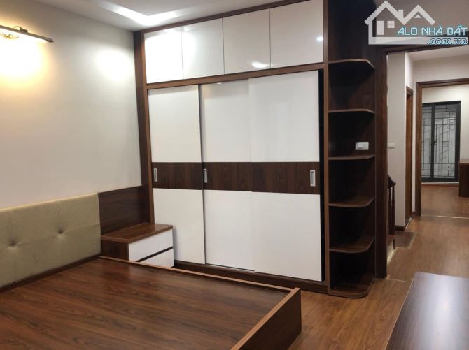 Bán nhà phố Cầu Giấy, 30m2, 2 tầng, gần phố, nhỉnh 5 tỷ (cực hiếm) - 2