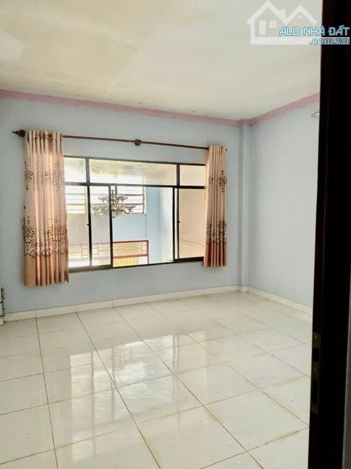 B.á.n nhà Hẻm Tám Danh Phường 4, Quận 8, 3 tầng, 4X15, 4.6 Tỷ Còn TL - 2