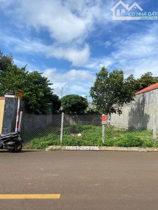 BÁN ĐẤT HẺM 192 NGUYỄN CHÍ THANH. DT: 9,7 x 19M. GIÁ: 7,2 TỶ - 2