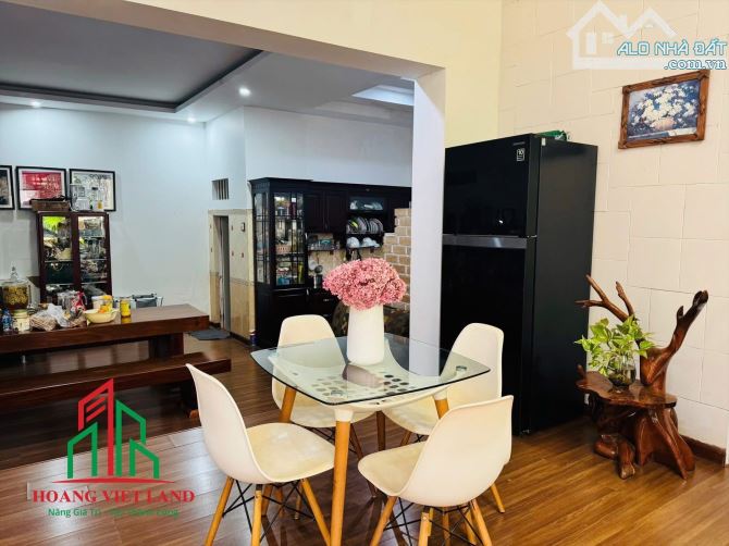 BÁN NHÀ ĐẦU ĐƯỜNG TUỆ TĨNH. DT: 10x24M NỞ HẬU. GIÁ: 11 TỶ - 2
