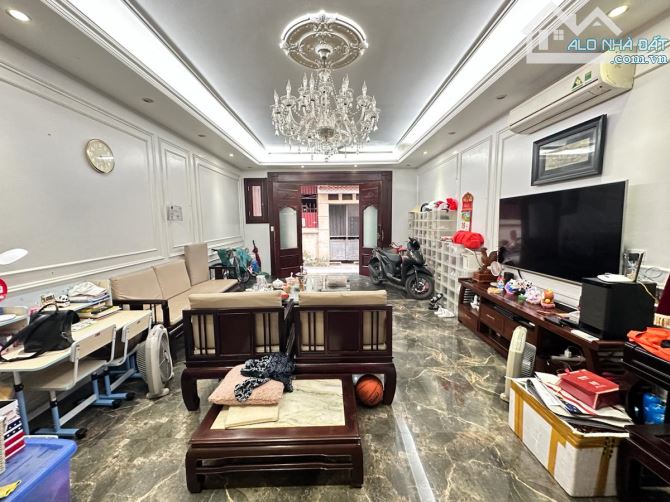 Nhà Đẹp Âu Cơ ( Tứ Liên) - An cư hưởng thụ - 75m2- 5 tầng - Mt 5m - 20 Tỷ - 2