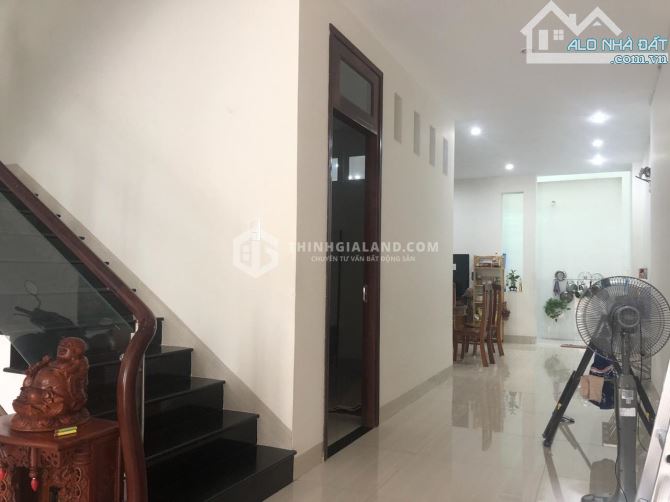 BÁN CĂN NHÀ 2 LẦU HẺM THÔNG OTO HUYỂN TRÂN GẦN MẶT TIỀN ĐƯỜNG DT 132M2 GIÁ 10TY1 - 2