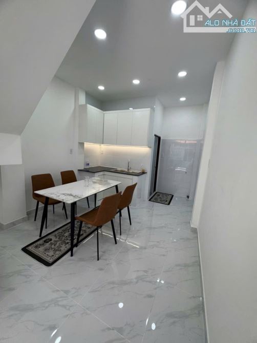 NHÀ 1/ HẺM XE 3 GÁC VI VU, ĐƯỜNG BÙI ĐÌNH TUÝ - BÌNH THẠNH. 30m2, 2 phòng ngủ - 2