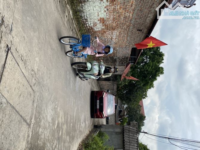 BÁN ĐẤT LÔ GÓC – MINH TRÍ, SÓC SƠN – 206m² – 3,8 TỶ - 2