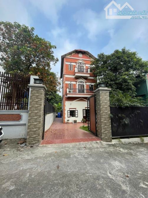 Siêu phẩm Liên Mạc 140m2, 3 tầng cổ kính- Ô TÔ tránh- Kinh Doanh nhỉnh 11 tỷ - 2