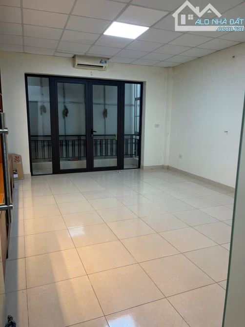 Cho thuê nhà ngõ ô tô Liền kề Tân Triều, 4 tầng x 66m2, 5PN, 4 WC, 28 Triệu - 2