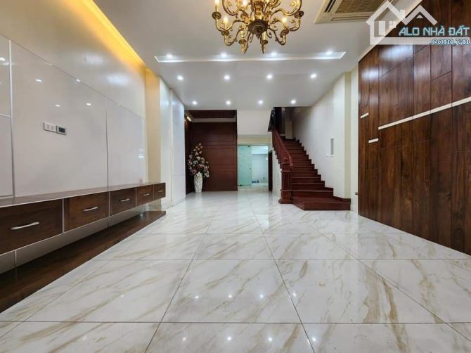 Bán nhà Dịch Vọng. Dt 55m2 x 5T, MT 6m PL ô tô vỉa hè ô tô tránh cạnh CV Cầu Giấy - 2