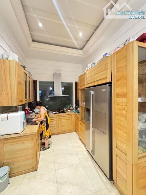 NHÀ LÔ GÓC ĐẸO 135M² 2 Ô TÔ TRÁNH GIÁ 42 TỶ NGÕ THÔNG 4 TẦNG TRẦN CUNG CẦU GIẤY - 2