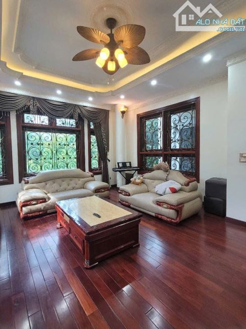 Cần bán gấp nhà tuyệt đẹp p. Nghĩa Đô, Cầu Giấy 210m2, MT 12m, mặt ngõ ô tô tránh KD tốt - 2