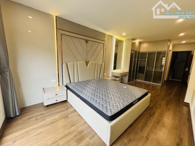 Thang máy - ô tô - lô góc - mới long lanh - giá tốt nhất khu vực - 53m - 9.3 tỷ - 2