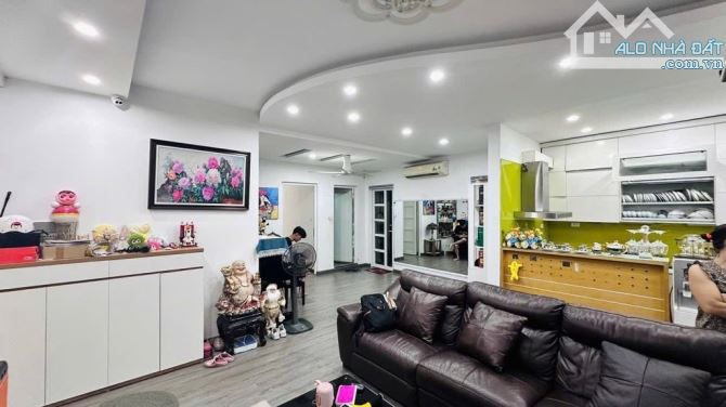 CHUNG CƯ CAO CẤP – TRUNG TÂM CẦU GIẤY 🌟 95 m – 3PN, 2VS  💰 Giá nhỉnh 8 tỷ  📍 Vị trí vàn - 2