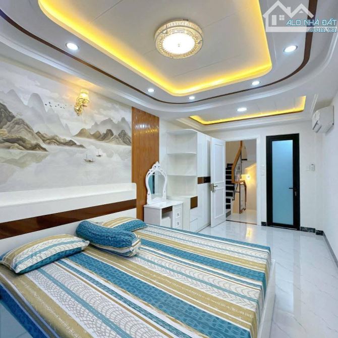 Minh Khai - 30m2 - Ngõ rộng - Sát phố - Gần ô tô - Nhỉnh 5 tỷ - 2