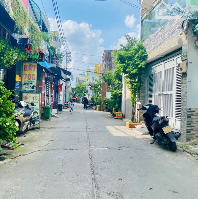 BÁN NHÀ ĐẸP HƯƠNG LỘ 2 - DT 108M2 - NGANG 6M DÀI 18M - HẺM XE TẢI 6M - 7.4 TỶ TL - 2