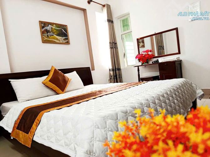 BÁN KHÁCH SẠN MỚI LA VĂN CẦU (THÙY VÂN VT) 8 TẦNG CÓ 19 PHÒNG ĐANG KD GIÁ CHỈ 27.5 TỶ - 2