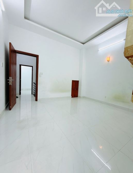 Bán nhà Bông Sao, P.5, Q.8, DT: 4.4 X 9m, hai lầu, giá 5 tỷ 38. - 2