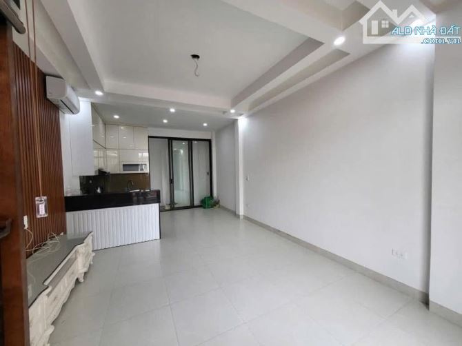 Nhà phố Minh Khai, ô tô tránh, thang máy, gần Time City – giá 14 tỷ hơn. 52m. 6 tầng - 2