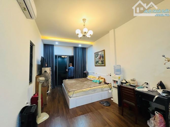 Bán nhà Trung Liệt một nhà ra phố mặt ngõ kinh doanh ô tô đỗ cửa nhà đẹp lô góc 2 thoáng 7 - 2