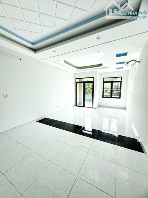 Bán Nhà Mặt Tiền, Kênh Tân Hóa, Tân Phú, 90M2, 4 Tầng, Chỉ 15 Tỷ - 2