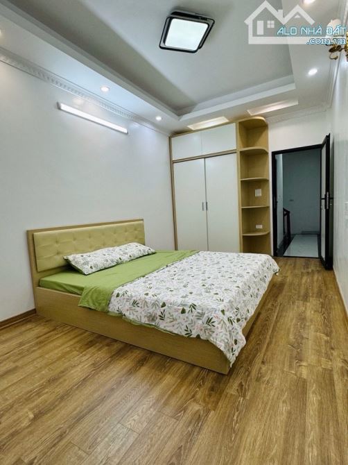 Bán Nhà Cổ Linh, Long Biên 33m2, 5T chỉ 6,38 tỷ (tặng nội thất) - 2