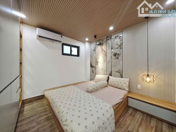 Nhà 2 Tầng ,2 Mặt  Kiệt Đỗ Quang. Sát Nguyễn Văn Linh Ngay Trung Tâm Vị Trí ít Nhà Bán - 2