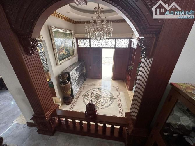 Chính chủ bán biệt thự đường Đồng Khởi - Tp. Biên Hoà - Đồng Nai.  Nằm trên trục đường lớn - 2
