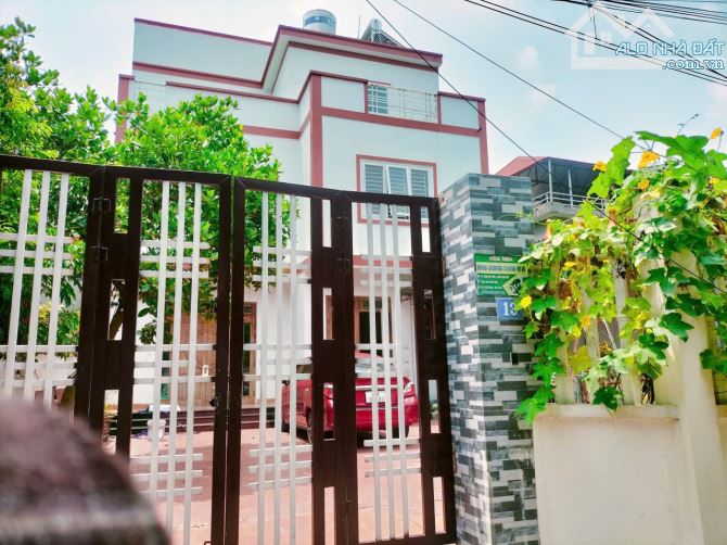 Bán Gấp Nhà 3 Tầng Mới Đẹp Long Lanh - Chia Được 2 Lô - Trung Tâm Chi Đông - 2