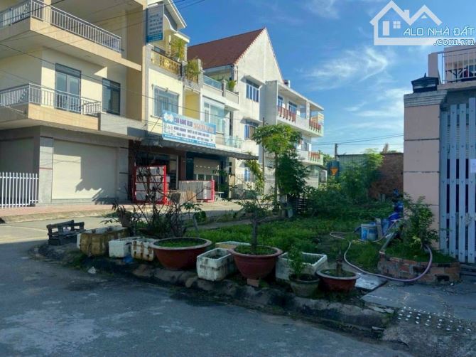Bán đất Phú Gia 1 lô góc 2 mặt tiền đường chỉ 3ty9 - 2
